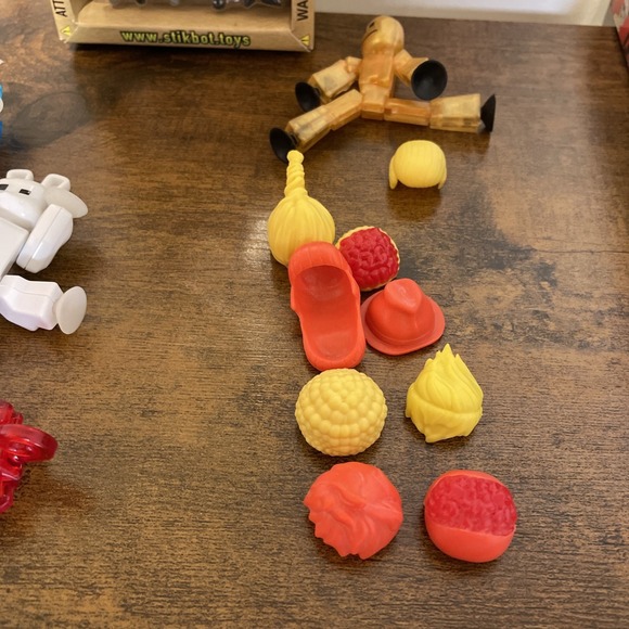 Stikbot Mixed Lot Animals, Figures, Action Packs, Stand, Stage and Backgrounds - Picture 11 of 11